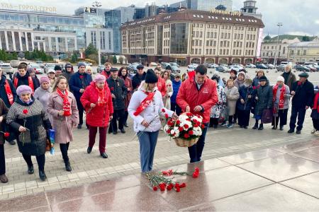 Тульские коммунисты отпраздновали годовщину Великого Октября