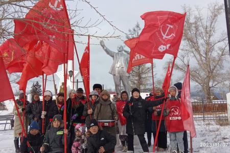 Коммунисты Бурятии отметили 106-ю годовщину Великого Октября