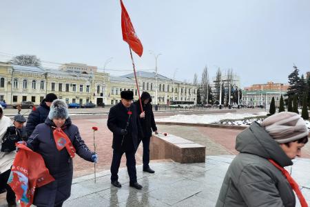 Тамбовские коммунисты почтили память Зои Космодемьянской в 82-ю годовщину со дня ее казни