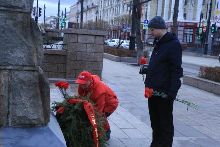 В Омске поклонились погибшим большевикам