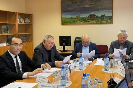 Члены фракции КПРФ в Народном Хурале Калмыкии приняли активное участие в заседаниях парламентских комитетов
