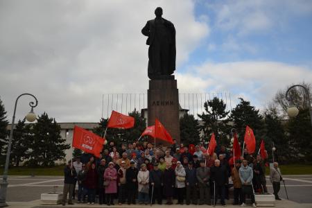 Астраханские коммунисты отметили 106-ю годовщину Революции