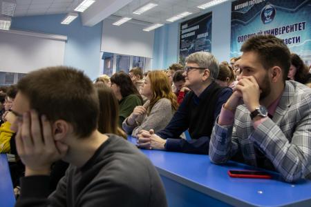 Дмитрий Новиков провел встречу со студентами Вятского государственного университета
