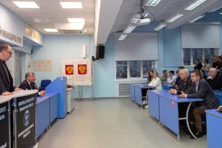 Дмитрий Новиков провел встречу со студентами Вятского государственного университета