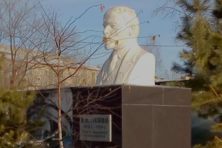 Наш сосед Владимир Ленин