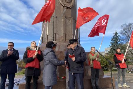 Калининград. С Днем Великой Октябрьской социалистической революции!