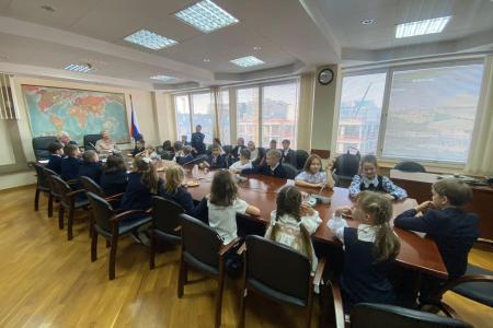 К.К. Тайсаев встретился со школьниками в Государственной Думе