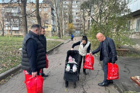 Депутаты Народного Совета от КПРФ Н.О. Сытов, Ю. Я. Якубов и С.А. Акубеков проводят работу в ДНР