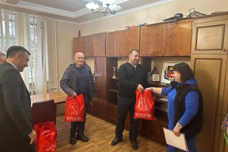 Депутаты Народного Совета от КПРФ Н.О. Сытов, Ю. Я. Якубов и С.А. Акубеков проводят работу в ДНР
