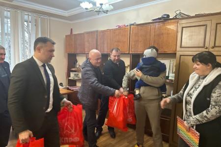 Депутаты Народного Совета от КПРФ Н.О. Сытов, Ю. Я. Якубов и С.А. Акубеков проводят работу в ДНР