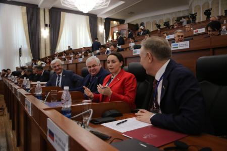 Л.И. Калашников и К.К. Тайсаев прибыли в Кыргызскую Республику