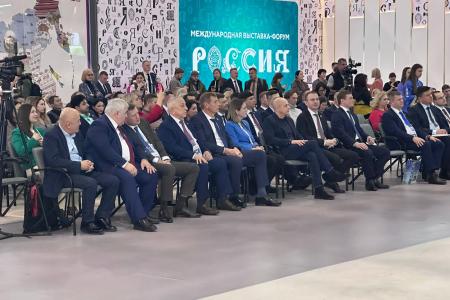 Ю.В. Афонин, Н.М. Харитонов, К.К. Тайсаев и И.Н. Бабич посетили выставку-форум «Россия» на ВДНХ