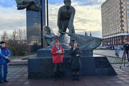 Несмотря на противодействия властей, ивановские коммунисты провели массовые мероприятия, посвящённые 106-й годовщине Великого Октября