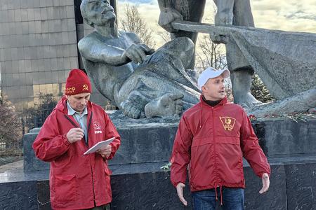 Несмотря на противодействия властей, ивановские коммунисты провели массовые мероприятия, посвящённые 106-й годовщине Великого Октября