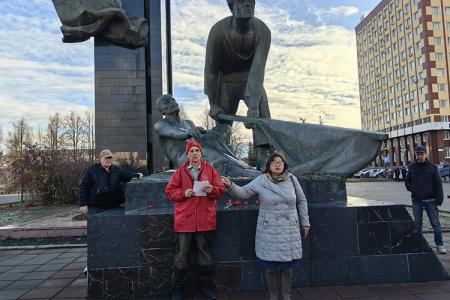 Несмотря на противодействия властей, ивановские коммунисты провели массовые мероприятия, посвящённые 106-й годовщине Великого Октября