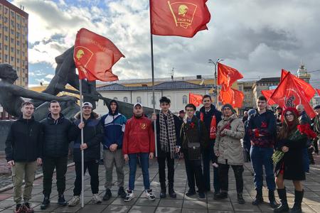 Несмотря на противодействия властей, ивановские коммунисты провели массовые мероприятия, посвящённые 106-й годовщине Великого Октября