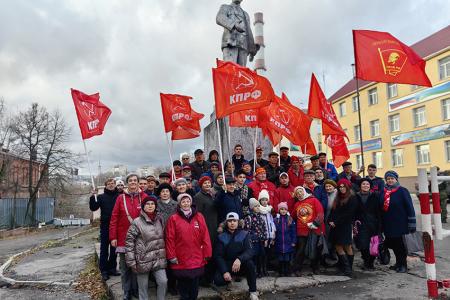 Несмотря на противодействия властей, ивановские коммунисты провели массовые мероприятия, посвящённые 106-й годовщине Великого Октября