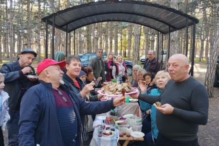 Запорожский обком КПРФ совместно с молодежной организацией ЛКСМ торжественно отметил 106-ю годовщину Великой Октябрьской социалистической революции