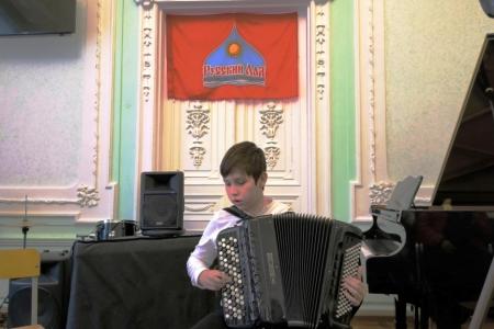 Ставрополь. Под эгидой «Русского лада» и КПРФ прошёл детский фестиваль искусств «Золотая осень»