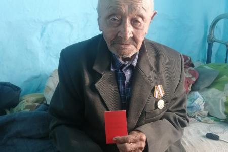 В Забайкалье детей войны села Антия Оловяннинского района наградили медалями