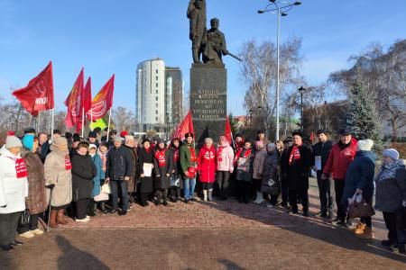 В Тюмени отметили 106-ую годовщину Великого Октября