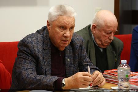 Репортаж на «Красной линии» о завершении очередного цикла занятий в городе Москве по Начальному курсу Марксизма-Ленинизма