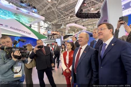 Г.А. Зюганов выступил в Москве на выставке-форуме «Россия» (ВДНХ) в День Ульяновской области