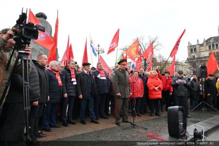 Г.А. Зюганов на митинге в Москве: Нас всегда будет вдохновлять Красное Знамя Ленина!