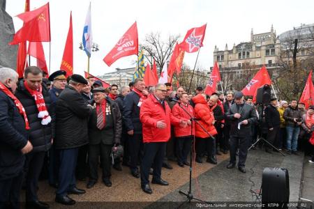Г.А. Зюганов на митинге в Москве: Нас всегда будет вдохновлять Красное Знамя Ленина!