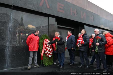 Г.А. Зюганов на митинге в Москве: Нас всегда будет вдохновлять Красное Знамя Ленина!