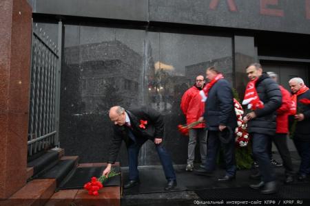 Г.А. Зюганов на митинге в Москве: Нас всегда будет вдохновлять Красное Знамя Ленина!