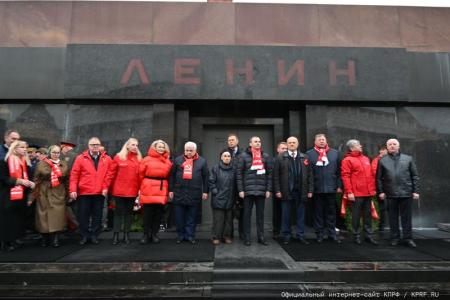 Г.А. Зюганов на митинге в Москве: Нас всегда будет вдохновлять Красное Знамя Ленина!