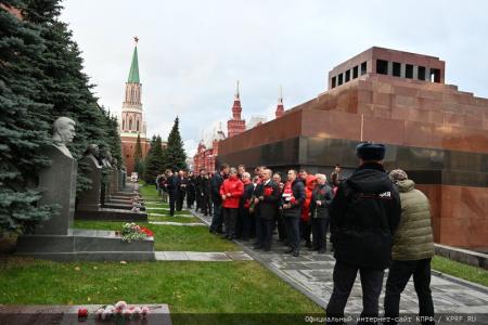 Г.А. Зюганов на митинге в Москве: Нас всегда будет вдохновлять Красное Знамя Ленина!