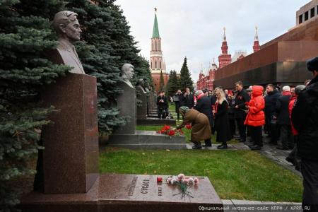 Г.А. Зюганов на митинге в Москве: Нас всегда будет вдохновлять Красное Знамя Ленина!