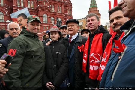 Г.А. Зюганов на митинге в Москве: Нас всегда будет вдохновлять Красное Знамя Ленина!