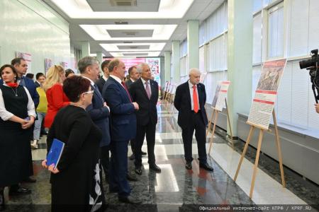 «Кипучая, могучая, никем непобедимая…». Г.А. Зюганов выступил на открывшейся в Госдуме выставке детских рисунков