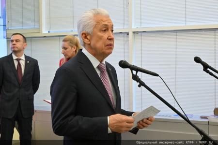 «Кипучая, могучая, никем непобедимая…». Г.А. Зюганов выступил на открывшейся в Госдуме выставке детских рисунков