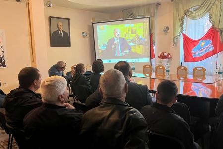 Республика Крым: В Керченском городском отделении КПРФ прошел круглый стол в честь 106-й годовщины Великой Октябрьской социалистический революции