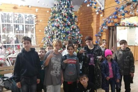 Нижегородские депутаты фракции КПРФ и областное отделение "Надежды России" дарят детям предновогоднюю сказку