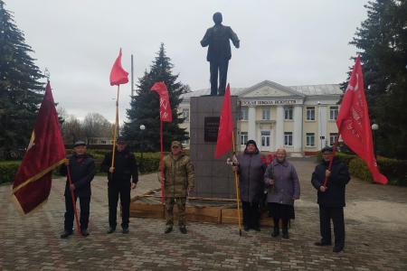 Брянские коммунисты отметили 105-летие Ленинского Комсомола