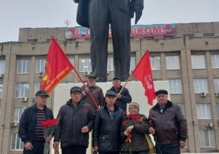 Саратовские коммунисты отметили 106-ю годовщину Великого Октября