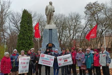 Саратовские коммунисты отметили 106-ю годовщину Великого Октября
