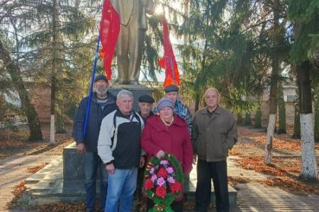 Саратовские коммунисты отметили 106-ю годовщину Великого Октября