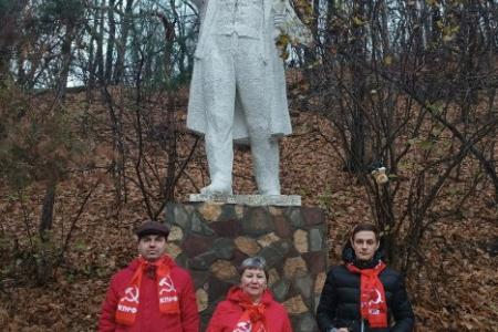 Саратовские коммунисты отметили 106-ю годовщину Великого Октября