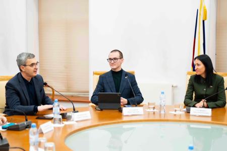 Анастасия Удальцова провела круглый стол об истории советско-греческих отношений