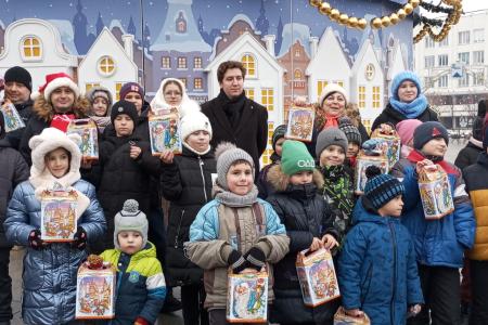 Белгородские ребята получили новогодние подарки от Сергея Гаврилова
