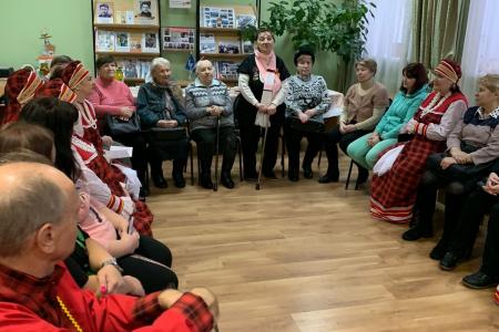Калуга. Депутат-коммунист Марина Костина встретилась с ветеранами и многодетными мамами микрорайона Силикатный