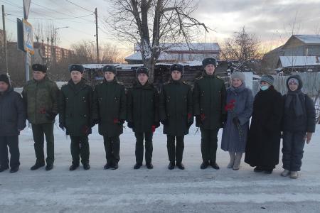 Тамара Казанцева почтила память тюменца, героя Советского Союза Виктора Худякова
