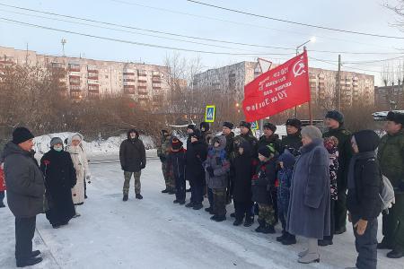 Тамара Казанцева почтила память тюменца, героя Советского Союза Виктора Худякова