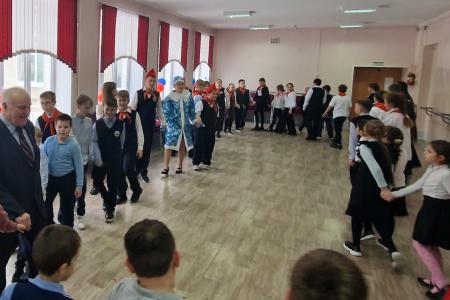 Рязанские коммунисты и комсомольцы организовали пионерскую ёлку